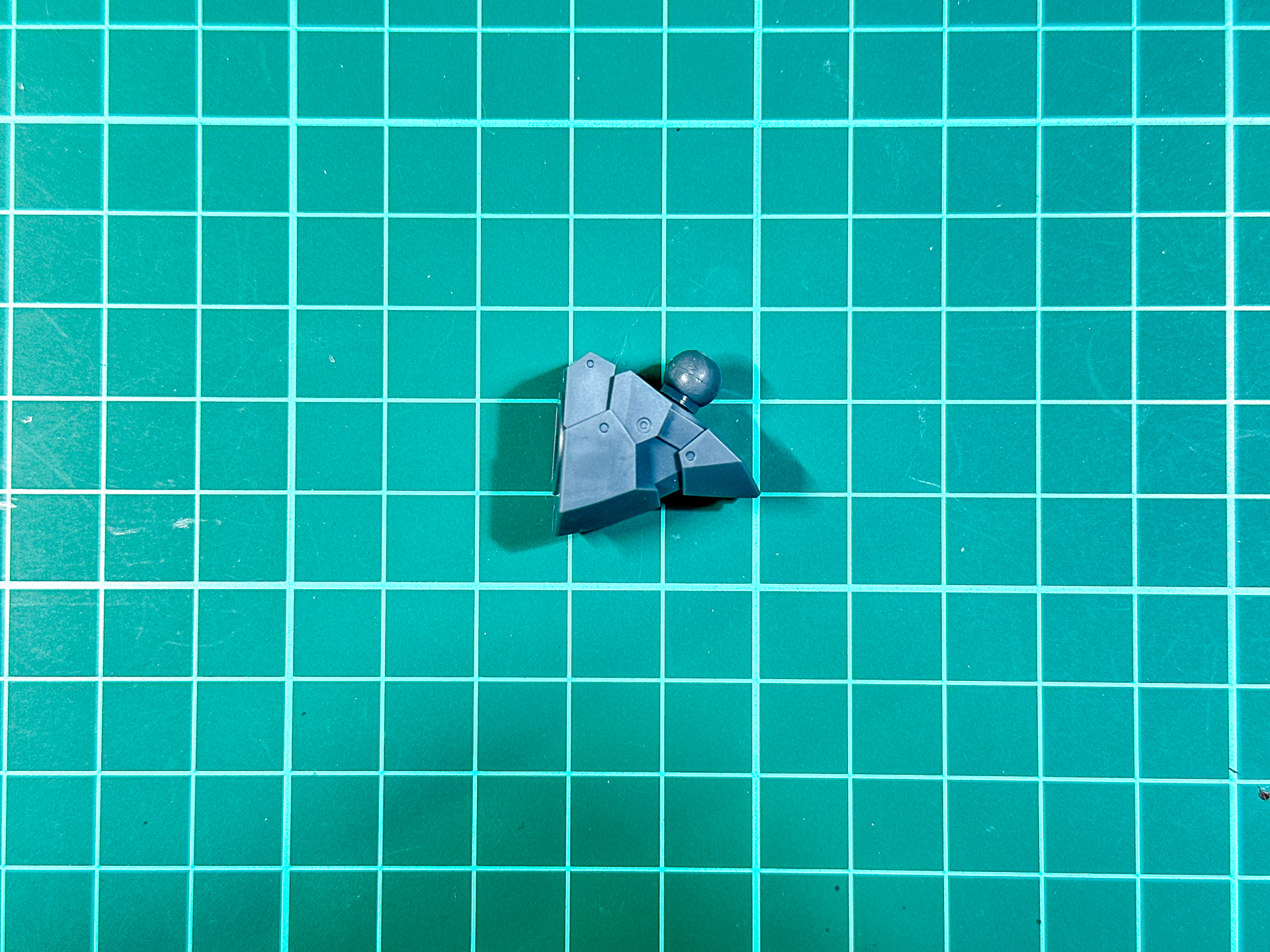 首部を本パーツに差し替えることでエグザマクスの上半身を取り付けることが可能です。