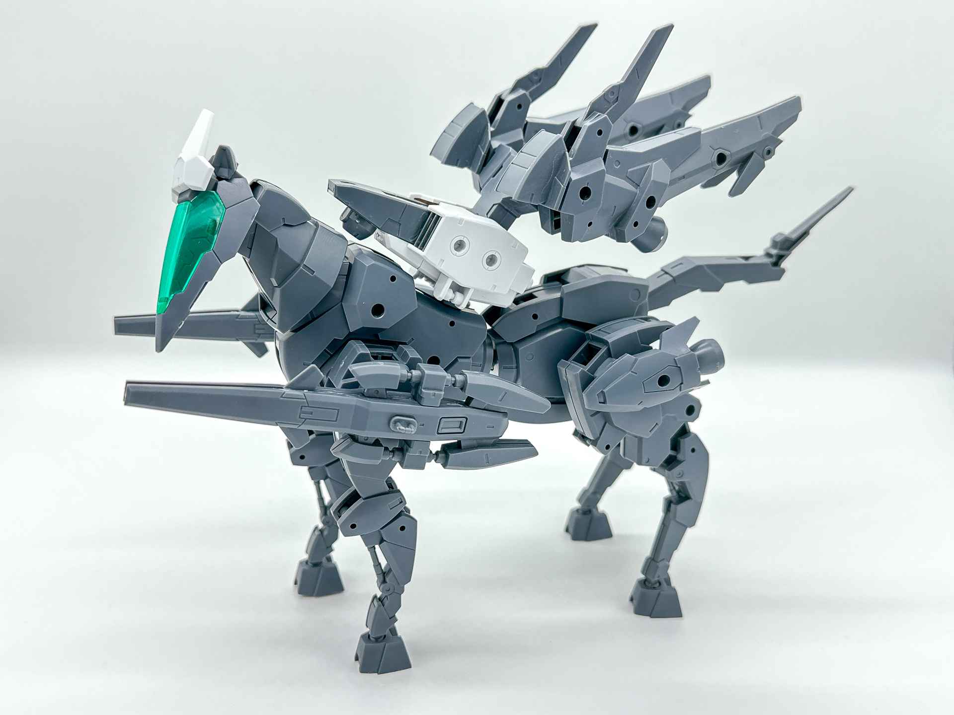 ホースメカを主体として追加装備をカスタマイズしてみました。ホースメカ自体のサイズが大きいので迫力のある仕上がりとなりました。