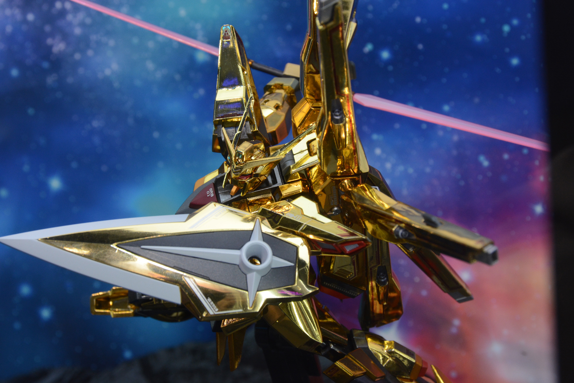 シールドの中央部は実弾兵器を防ぐ