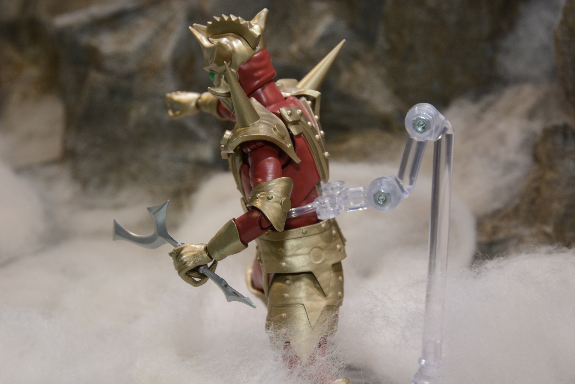 鎧をまとったようなデザイン