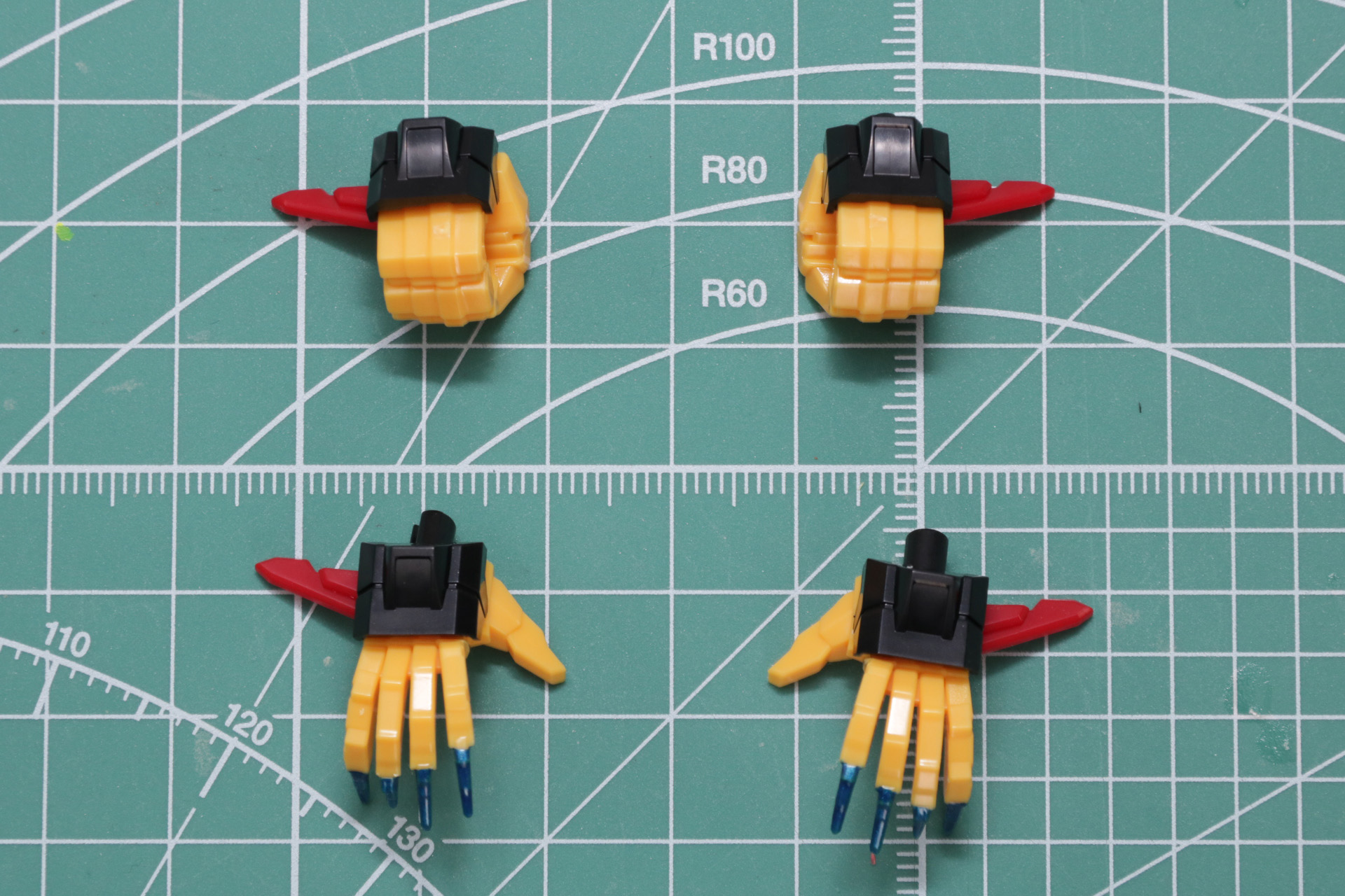 交換用手首は武器持ち手と開き手のローグネイルの2種類