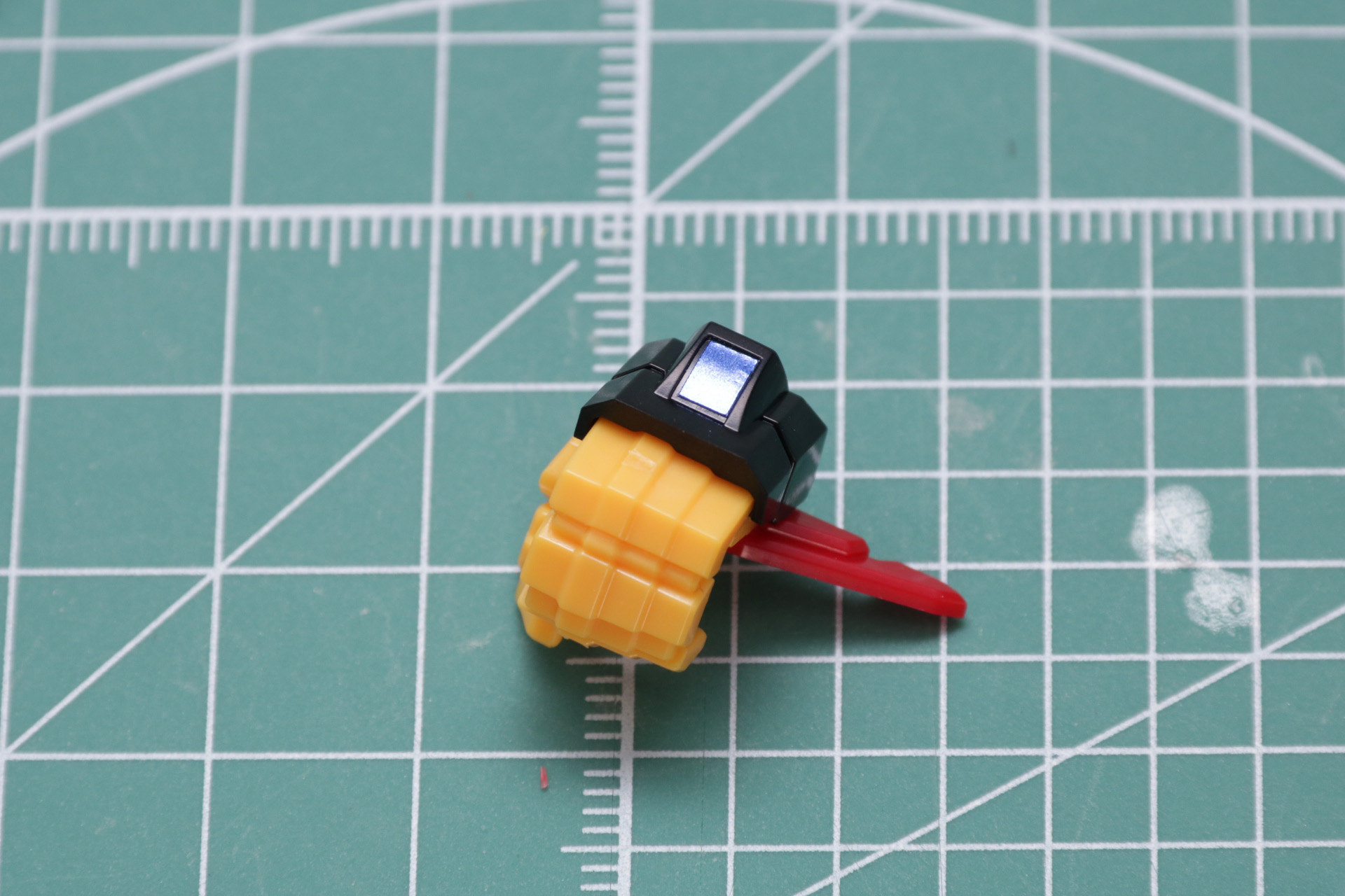 手甲部分にはシールを貼る