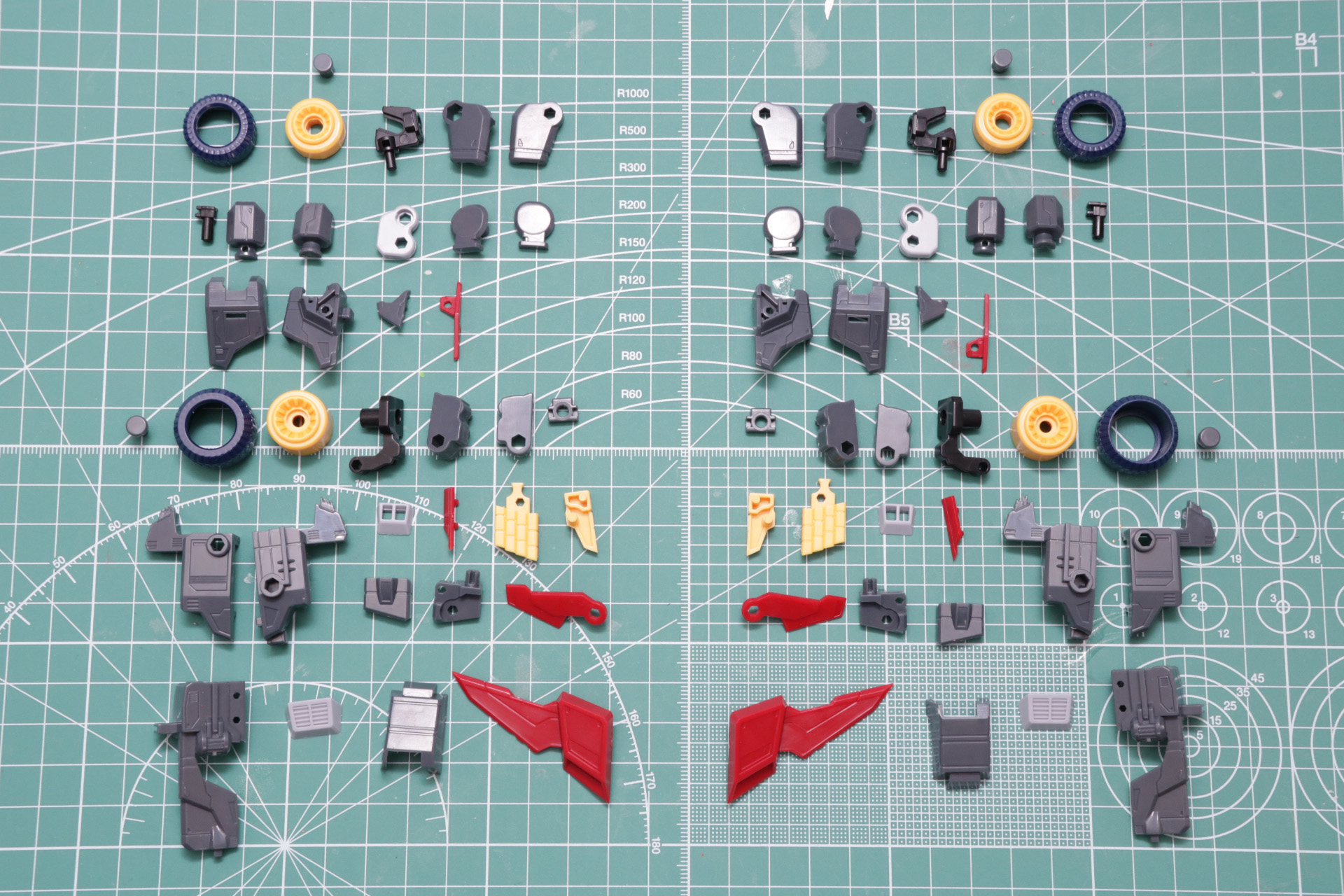 細かいパーツ構成で可動ギミックを搭載