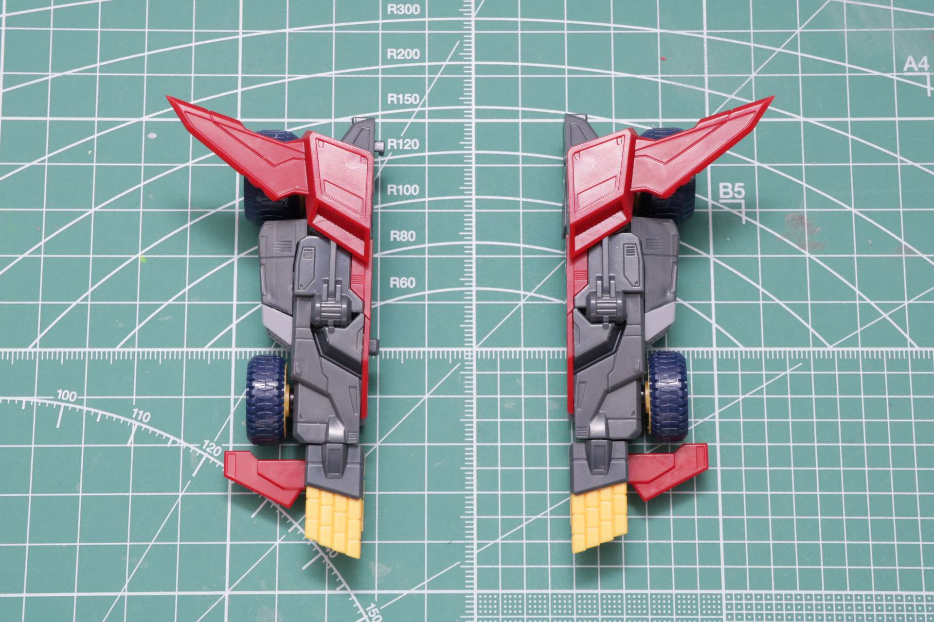 細かいパーツ構成で可動ギミックを搭載