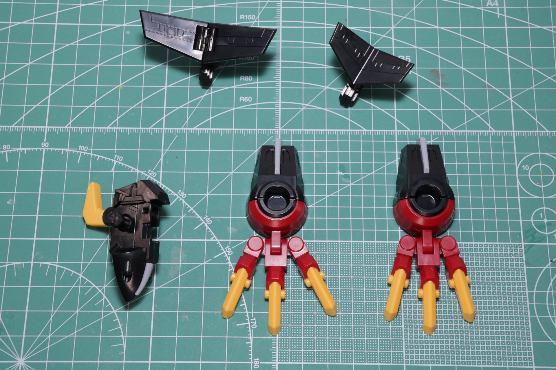 各パーツの可動に加え、劇中に近い造形となっている