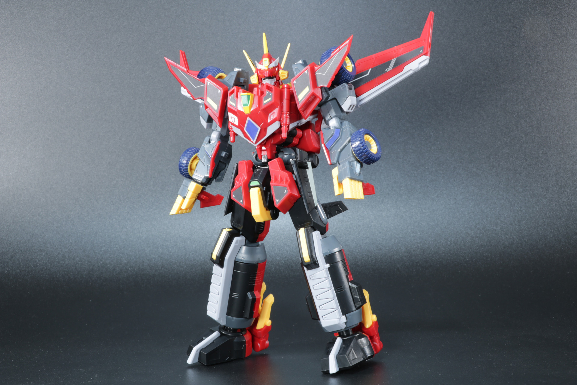 「ダイナソルジャー」、「ダイナウイング」、「ダイナストラカー」、「ダイナダイバー」が合体した「合体竜人 ダイナゼノン」