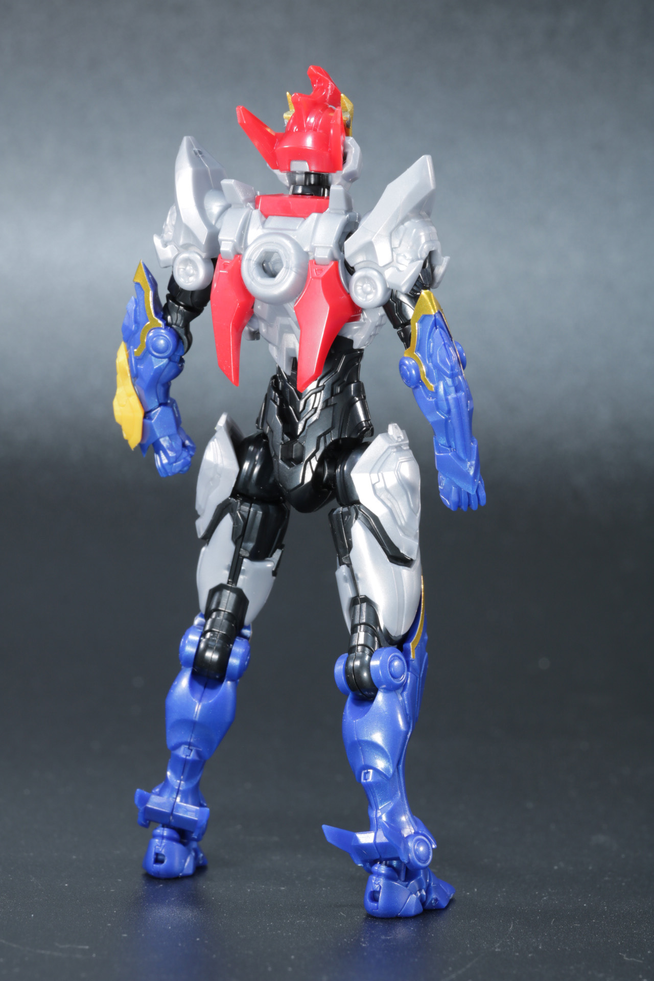 組み立てるだけで複雑な劇中カラーを再現