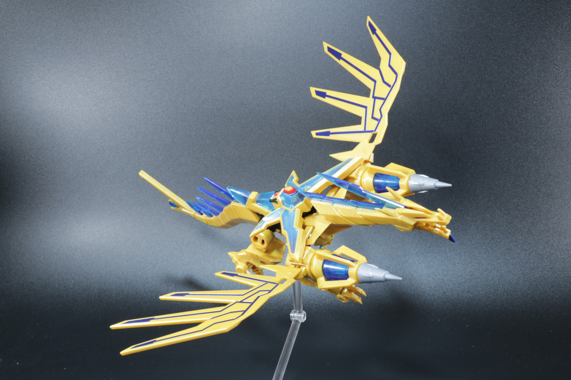 別売りの「THE シンプルスタンド」でより安定したディスプレイができる