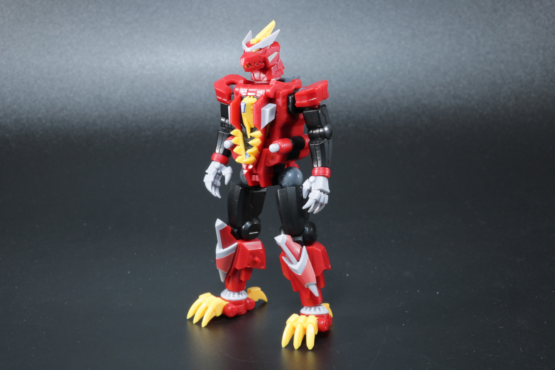 「ダイナソルジャー」は手足の可動はもちろん可変用の機構を数多く搭載している