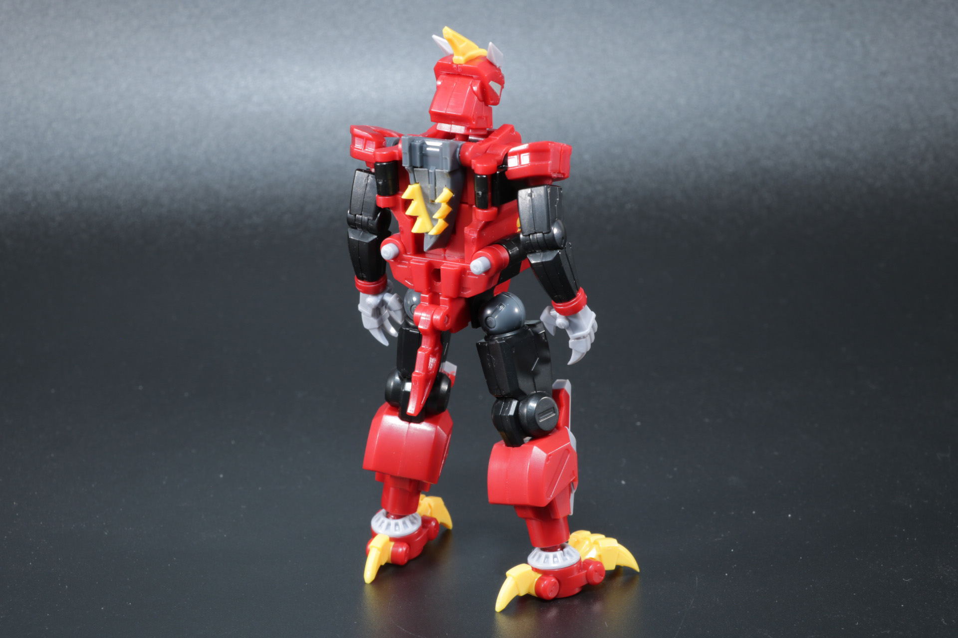 「ダイナウイング」は翼の角度調整やキャノンの可動ができる