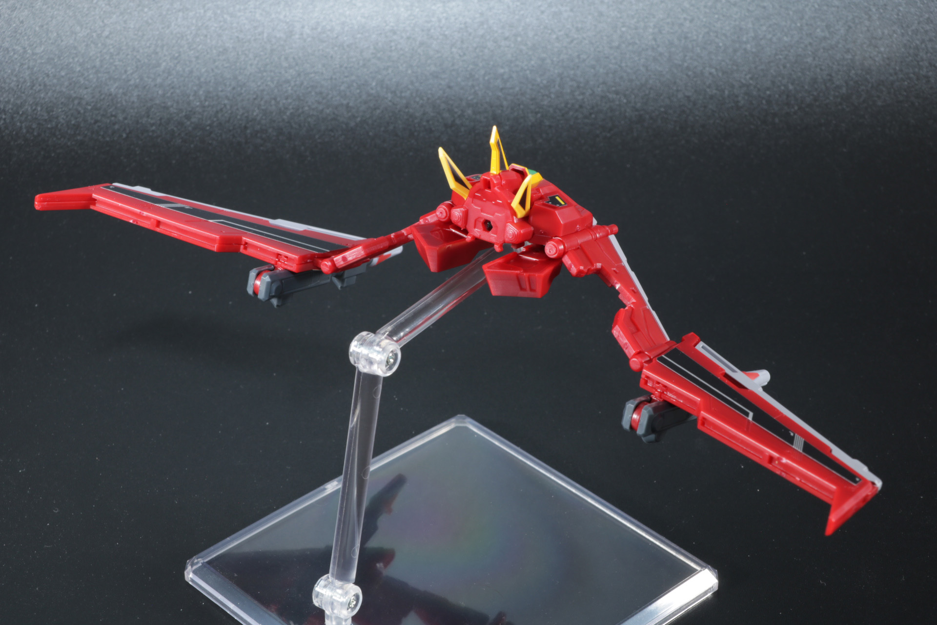 「ダイナストライカー」はタイヤが回転するギミックを搭載している