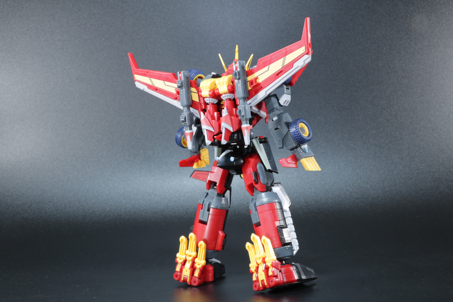 後ろ姿もスッキリしたビジュアルとなっている