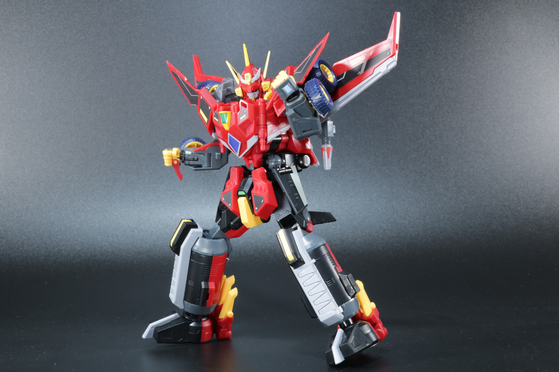 「ダイナゼノン・バトルゴー！」ともに力強いアクションが楽しめる