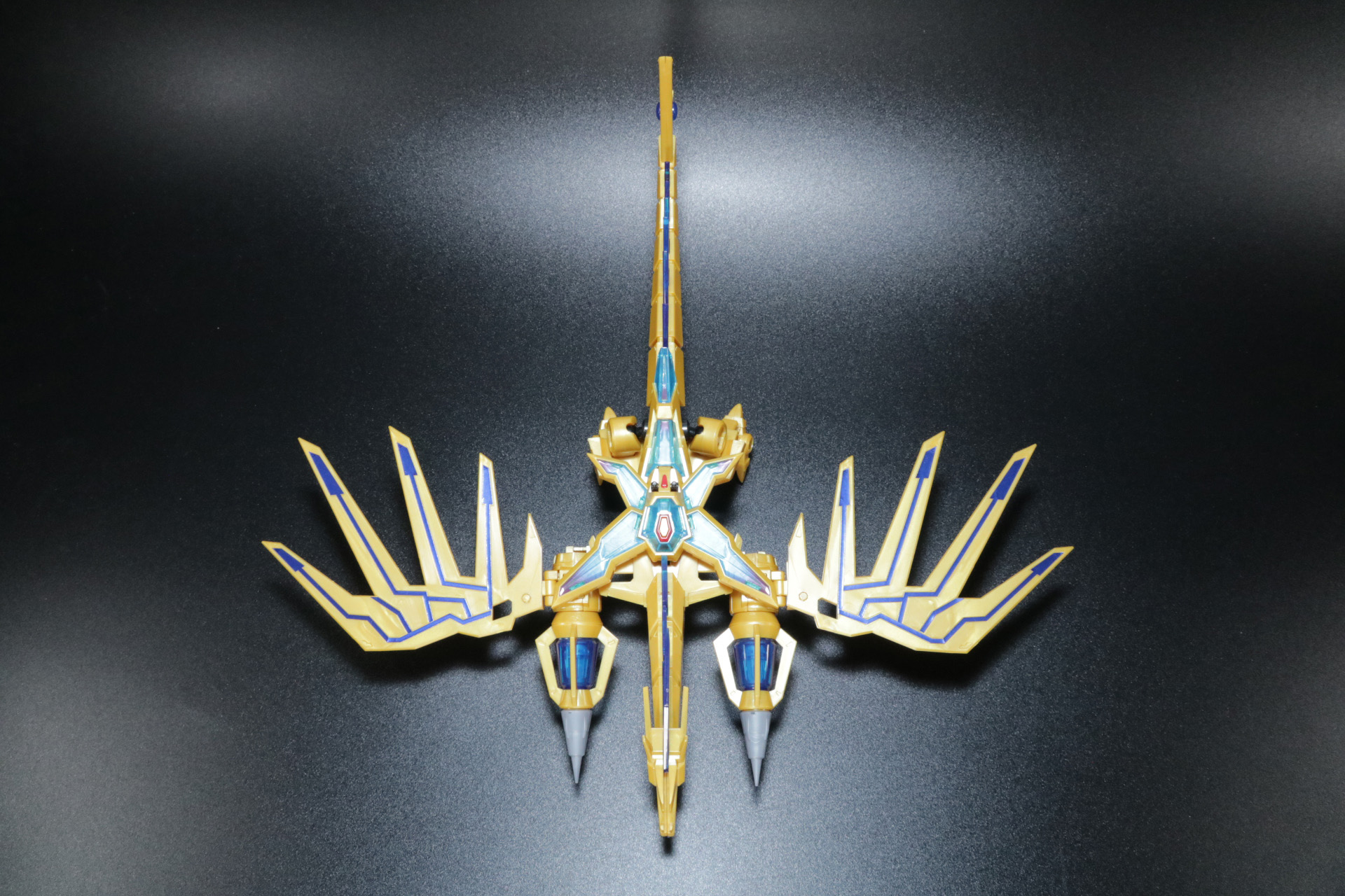 「ビッグゴルドバーン」は各パーツに分離