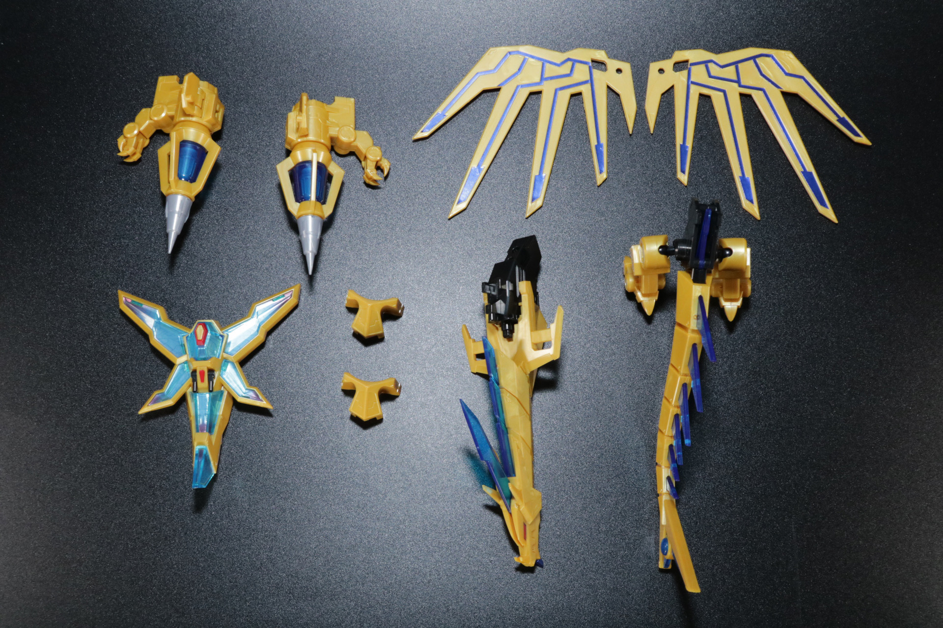 「ビッグゴルドバーン」は各パーツに分離