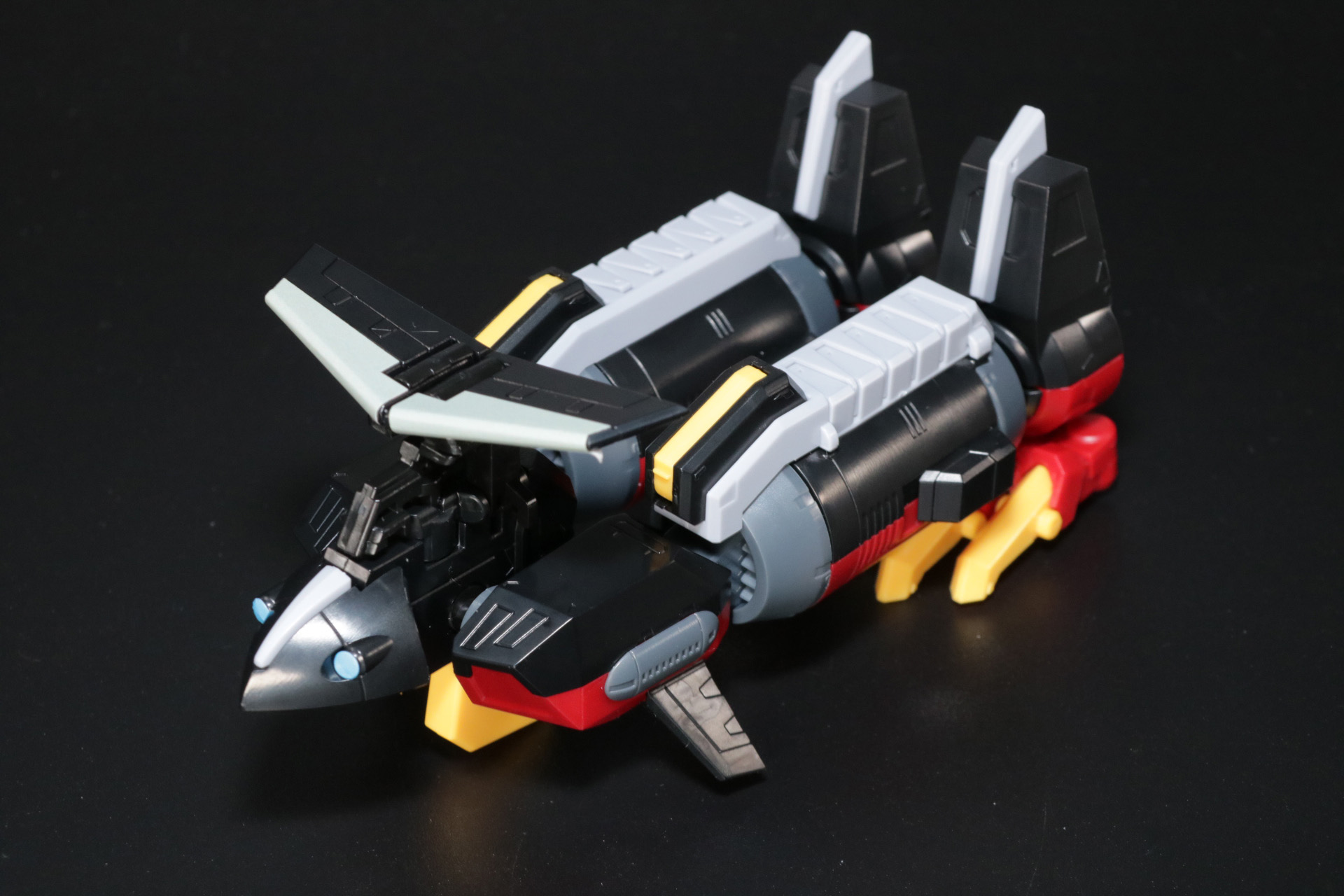 「ダイナダイバー」は艦橋を可動タイプにし、「ダイナゼノン」の脚部状態にする