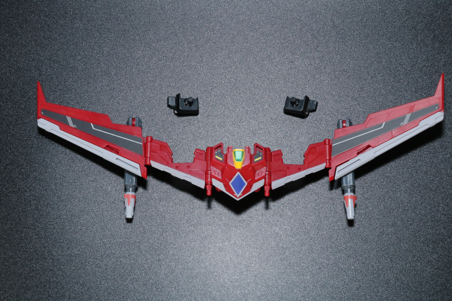 「ダイナウイング」に腕部用のアタッチメントパーツを付ける