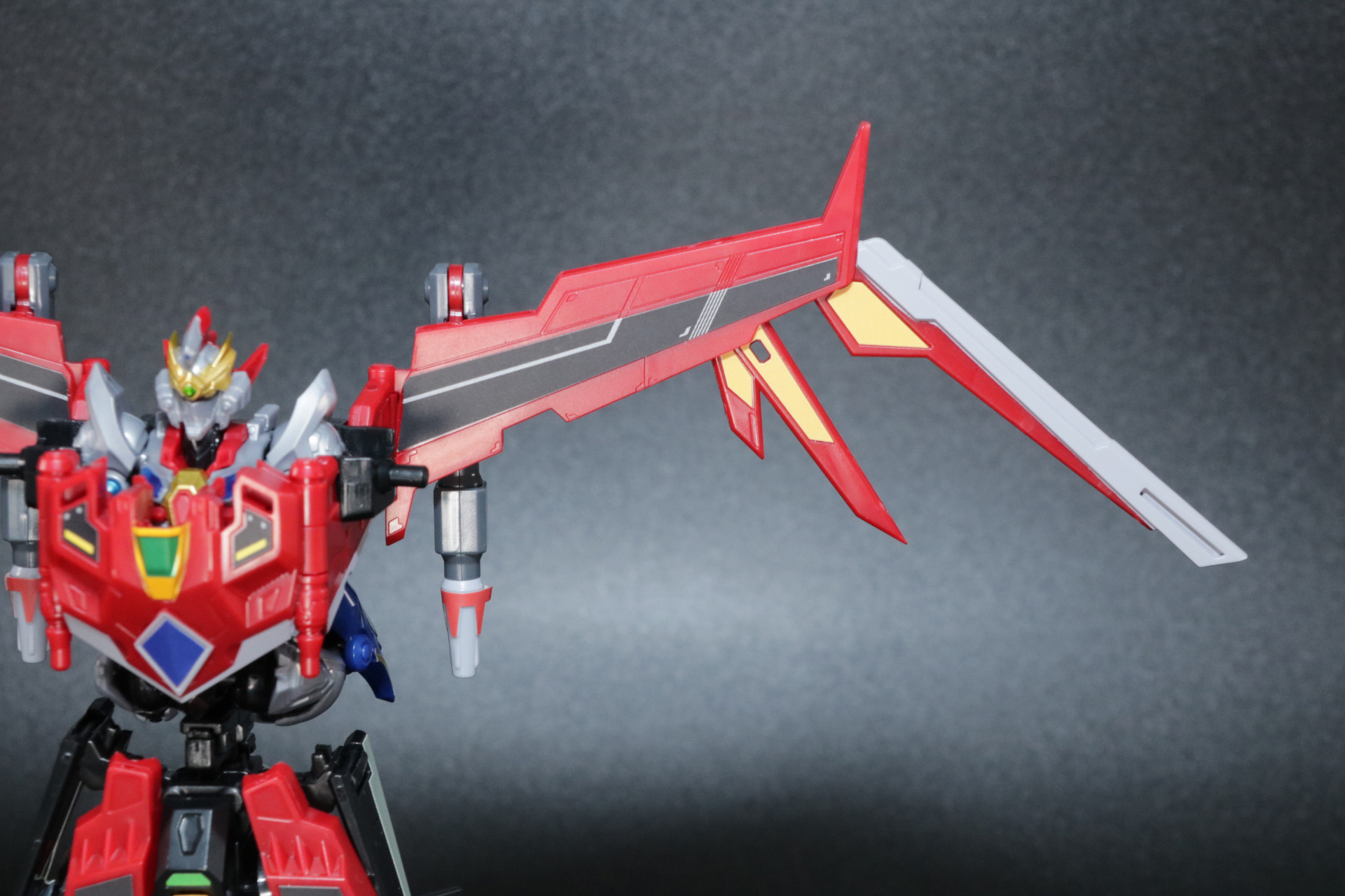 背面の翼を展開