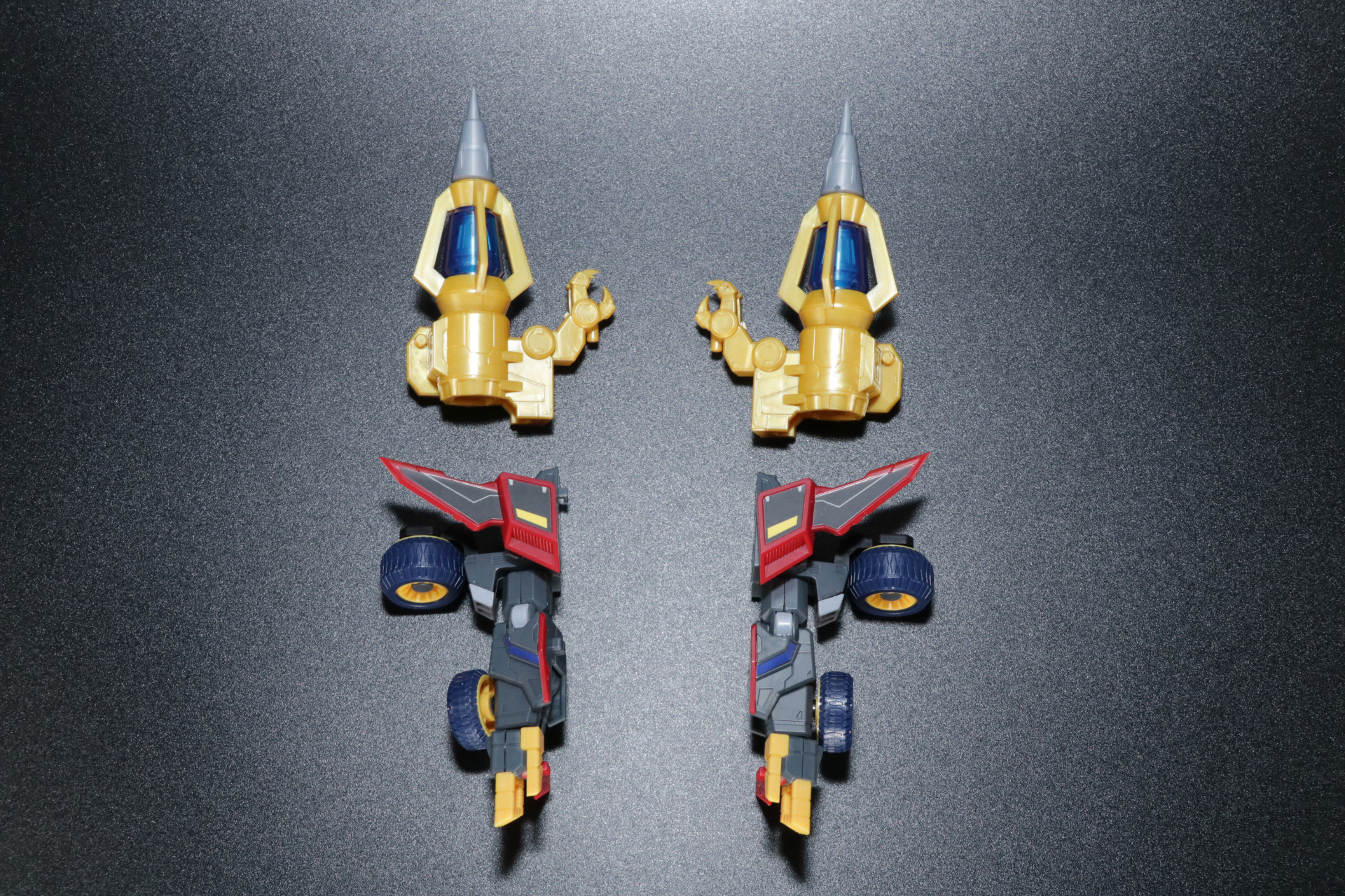 腕部に「ビッグゴルドバーン」のドリルパーツを装着