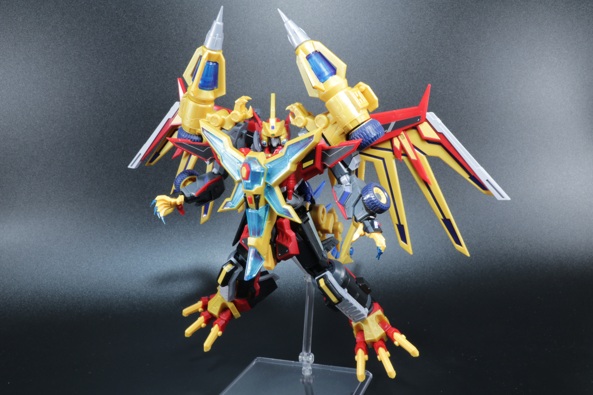 「MODEROID ダイナゼノン」の握り手で力強いポーズもできる