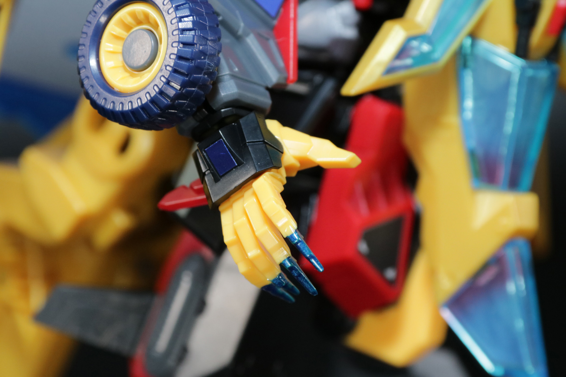 ローグネイル用手首は塗装済みパーツで鋭い造形