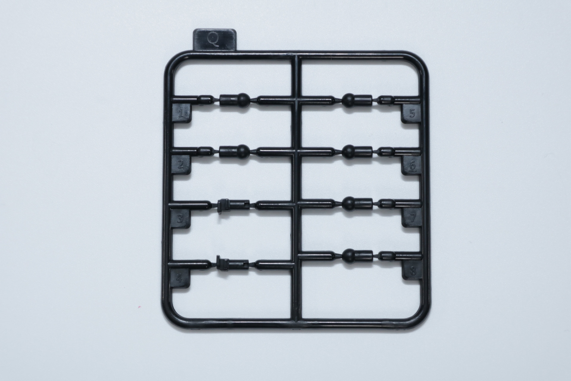 Qパーツ、Rパーツ