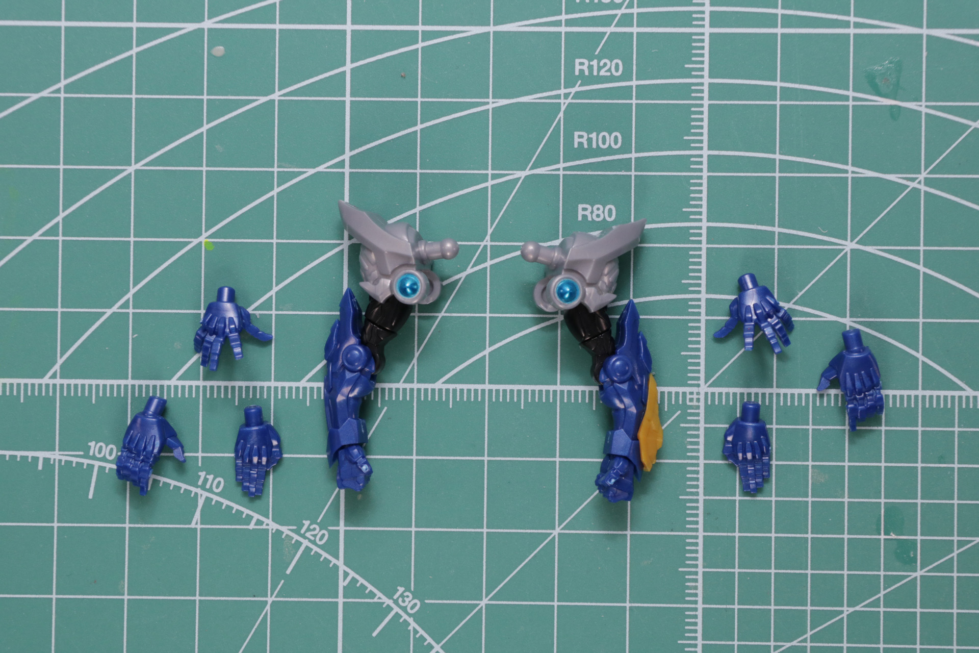 シンプルな構造ながら可動を備えている