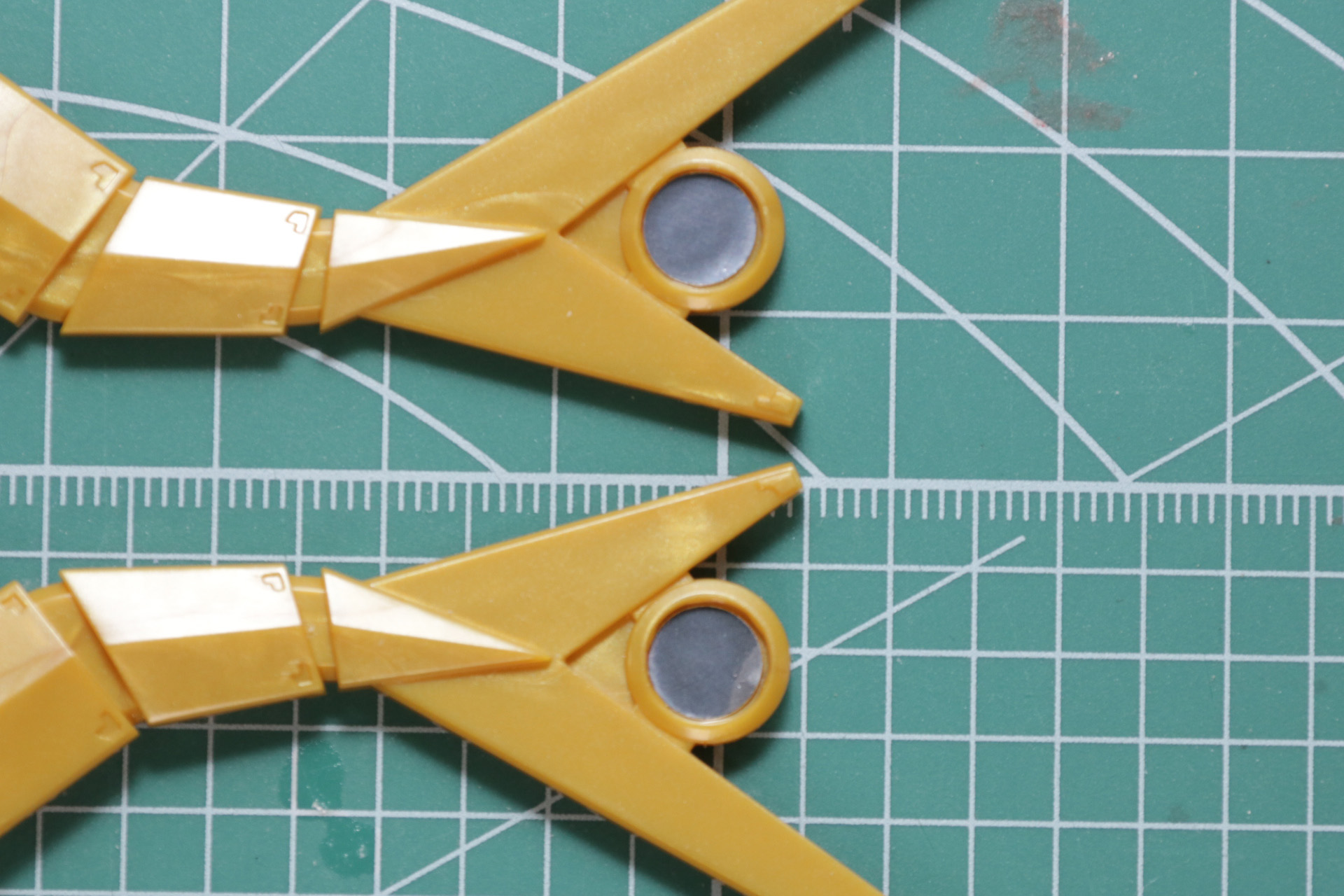 存在感ある巨大な尻尾が完成