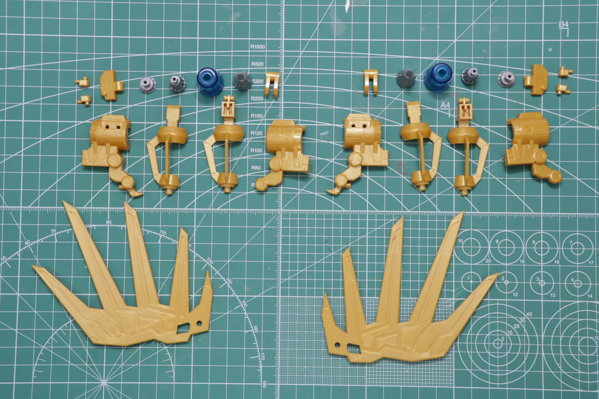 巨大な翼はドリルが付いたことでインパクト大の造形となっている