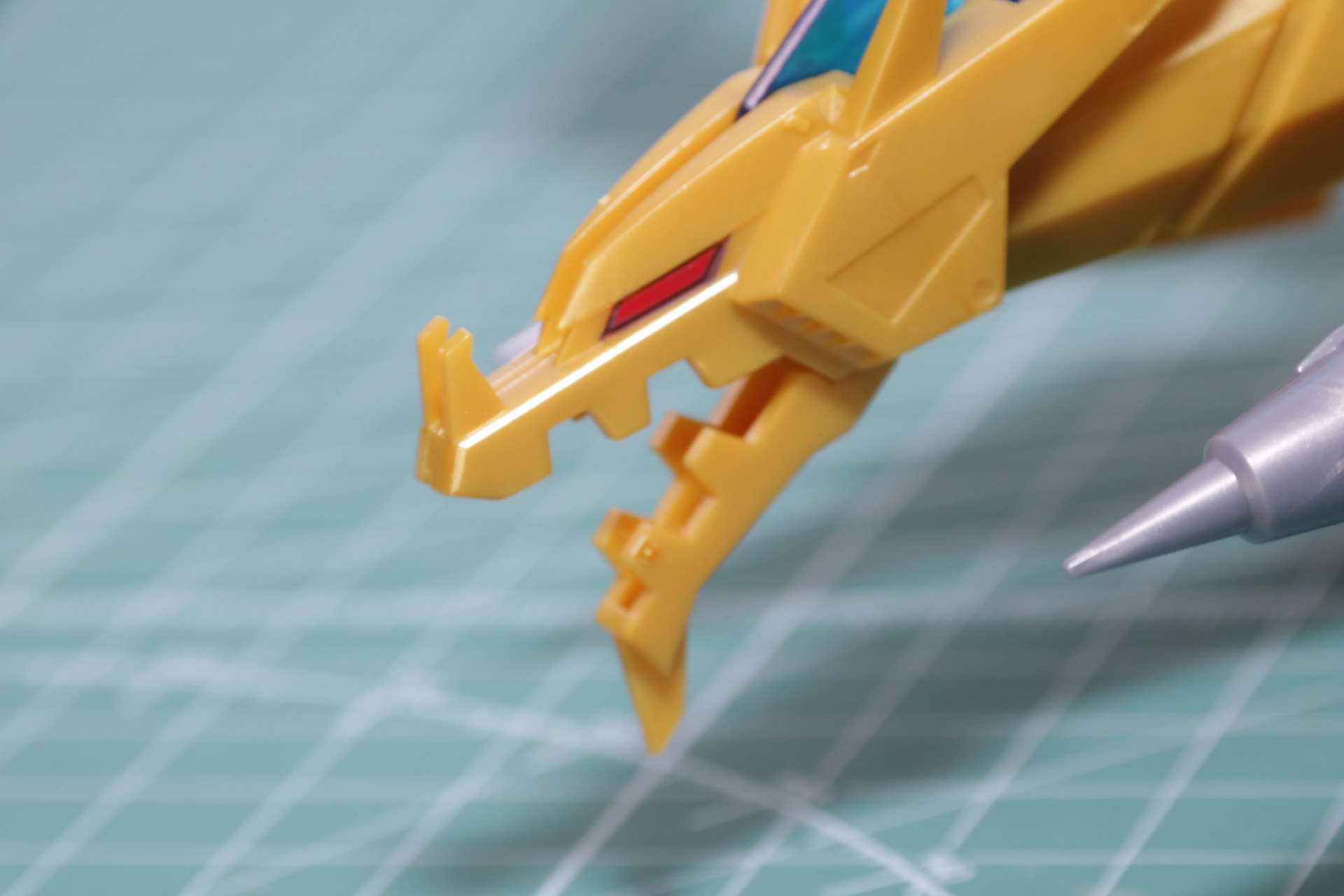 頭部顎下のシール