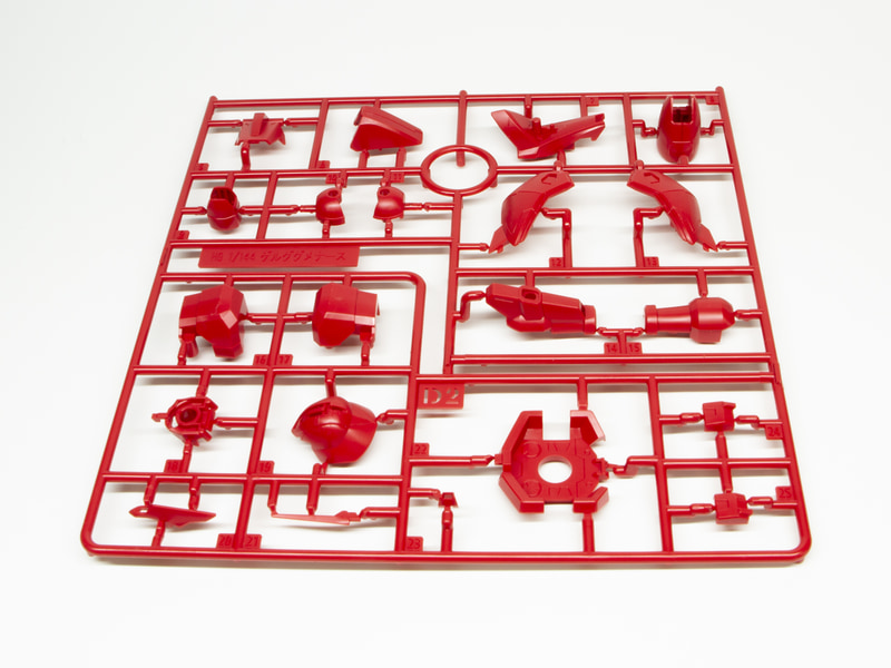 D2ランナー。頭部や胴体のフレームなどが並ぶ