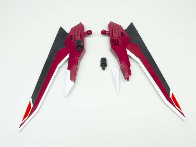 翼を開くとかなりの大きさになる