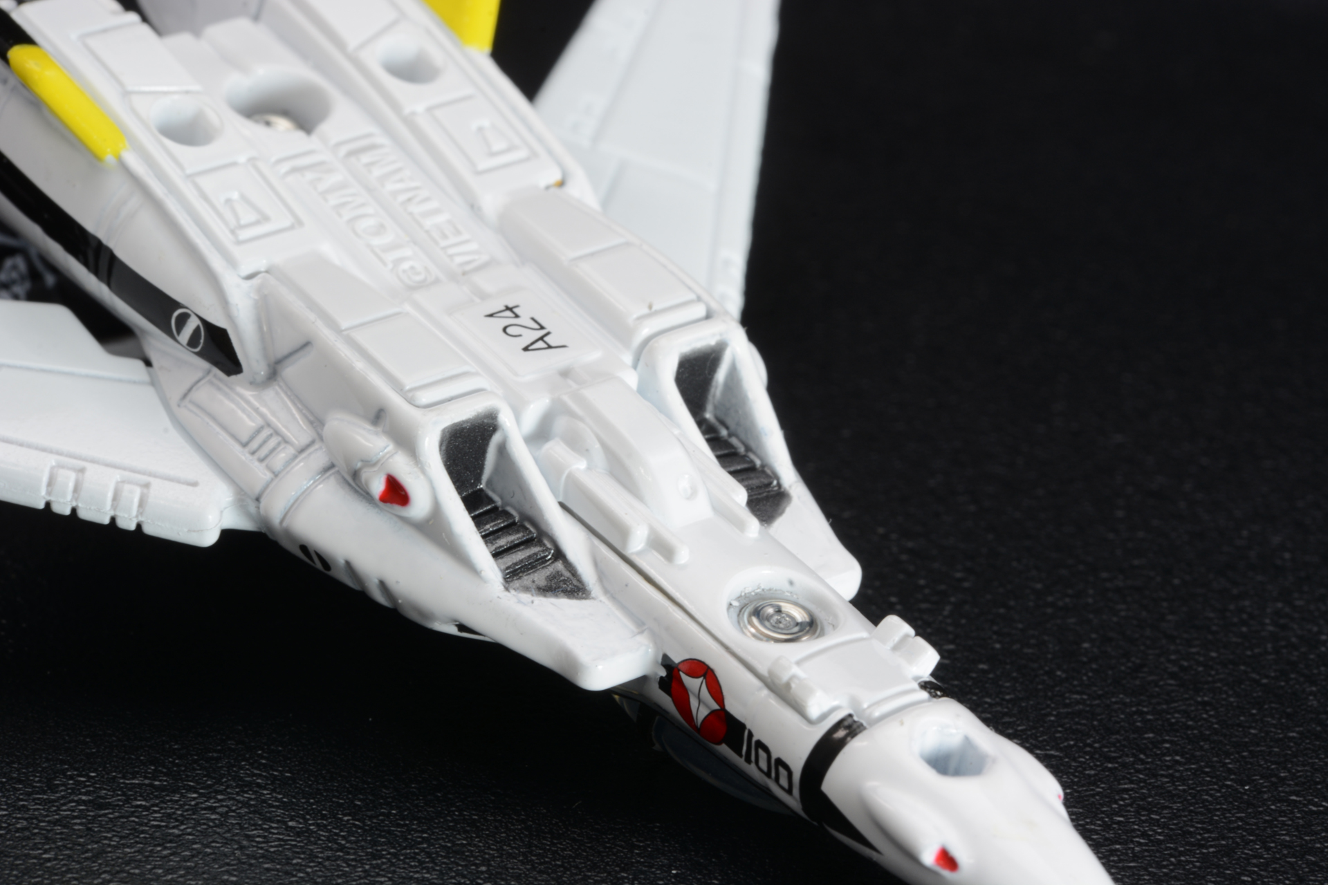 レーザー機銃が多く頭部の形も異なるS型の頭部をしっかり再現している