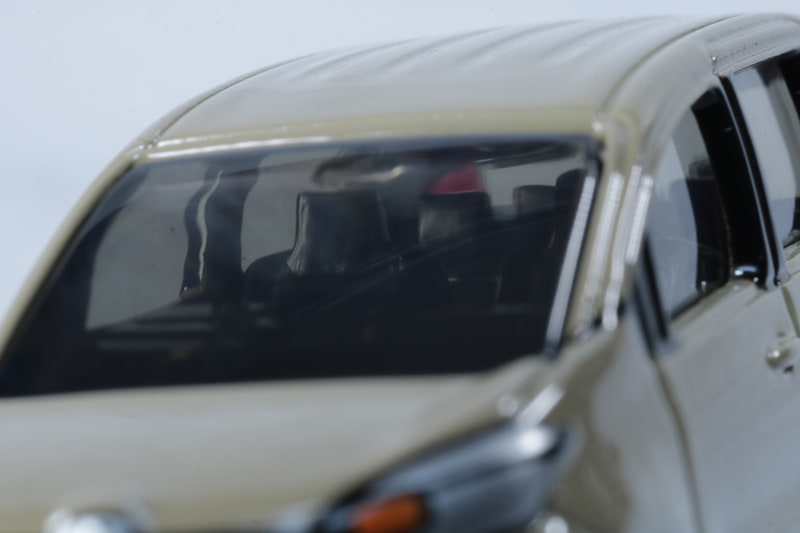 家族で乗れる広々とした車内のシートもしっかり再現されている