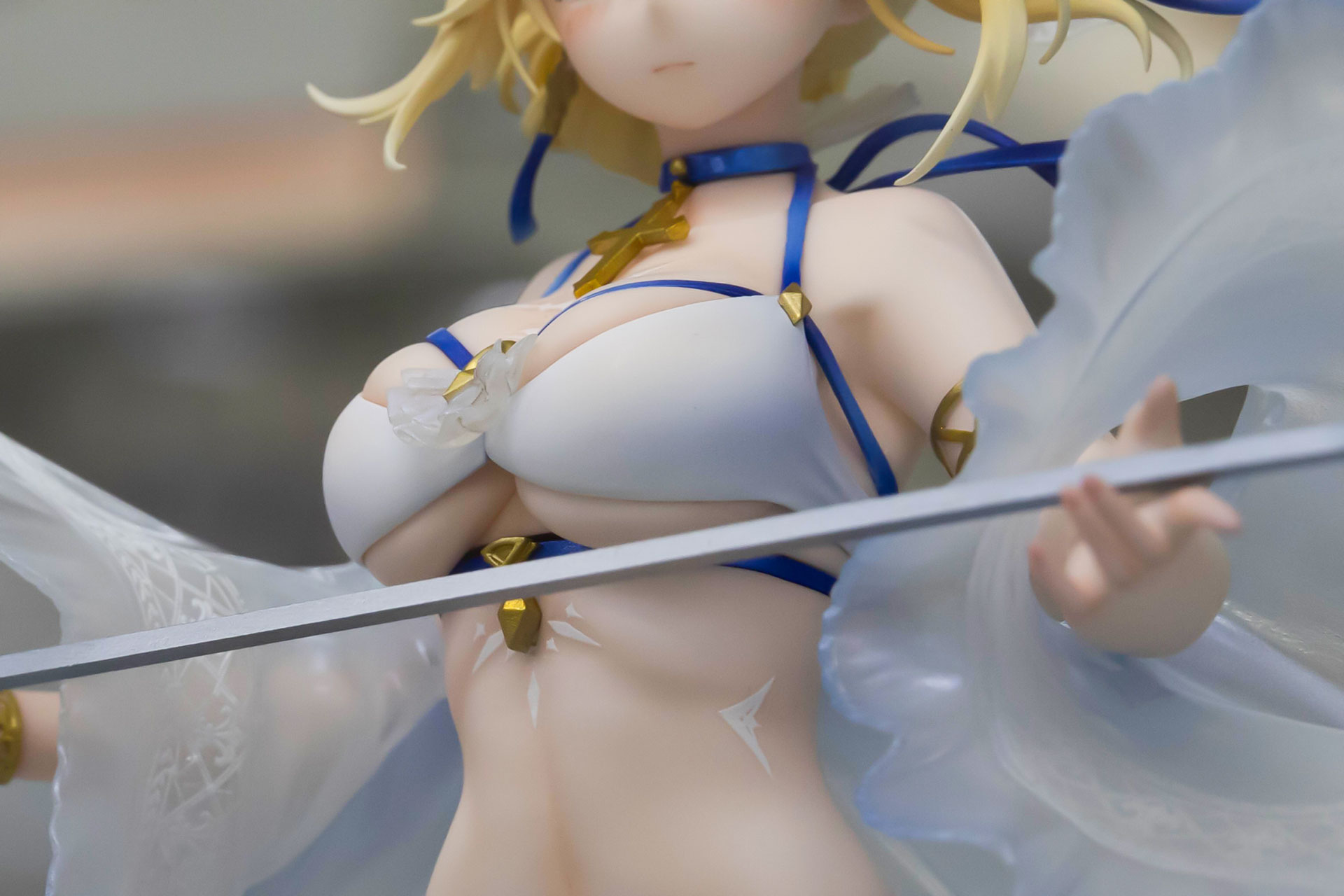 まるでアスリートのような引き締まった肉体美だ