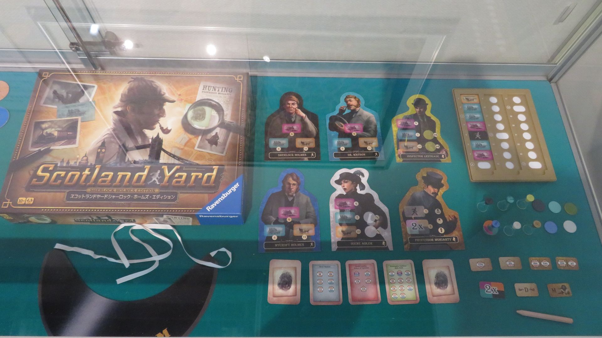 「スコットランドヤード・シャーロックホームズエディション」（ラベンスバーガー）。ボードは額装して壁面に展示している