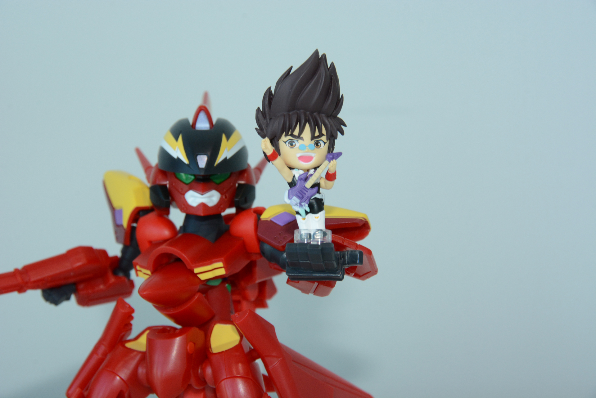 「TINY SESSION」はフィギュアも大きなセールスポイントだ。しっかりとバサラのキャラクター性が表現されている