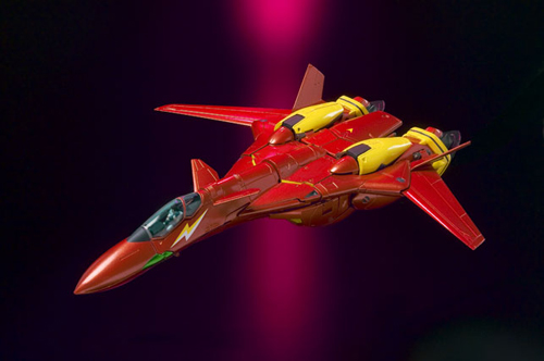 2010年に発売された「VF HI-METAL VF-19改 ファイヤーバルキリー」。今回の商品はこちらでは無く完全新規設計の商品となる