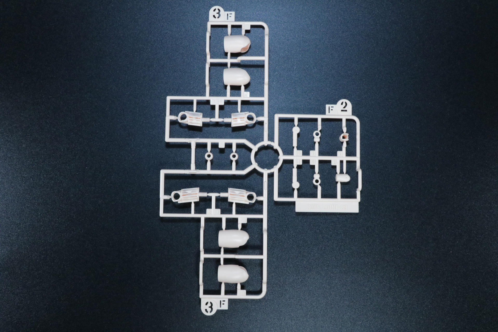 足のパーツ2種が収録されている