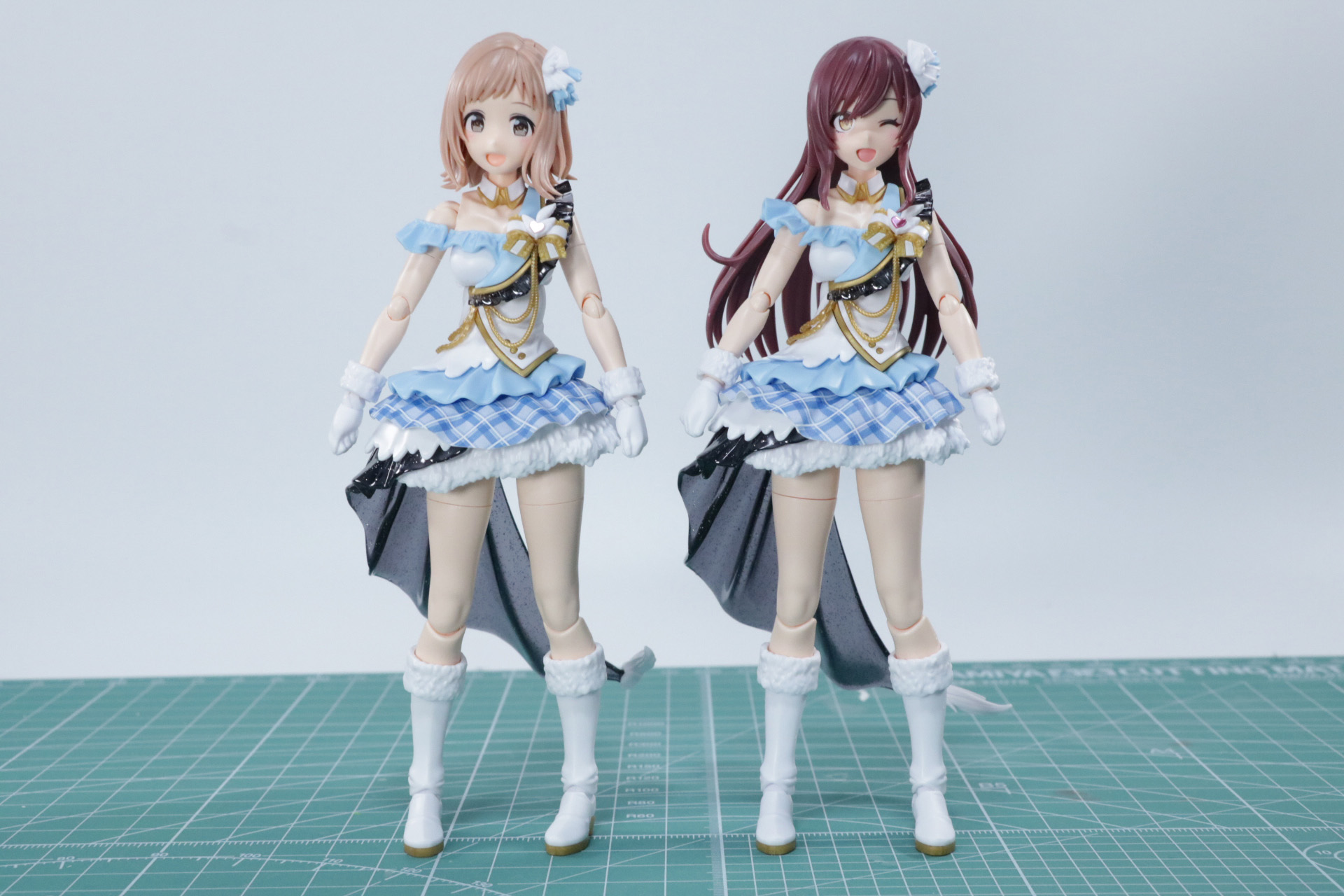 「30MS 櫻木真乃」（左）と「30MS 大崎甘奈」（右）比較