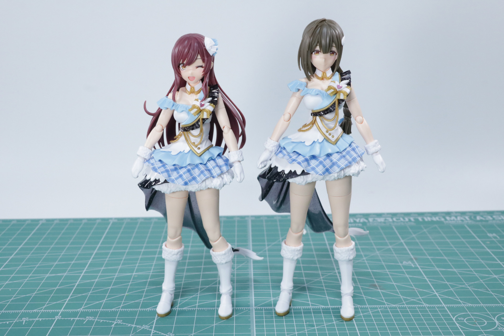 上述の(1)を使用した場合はよりサイズ差がわかりやすく高身長という印象が強くなる