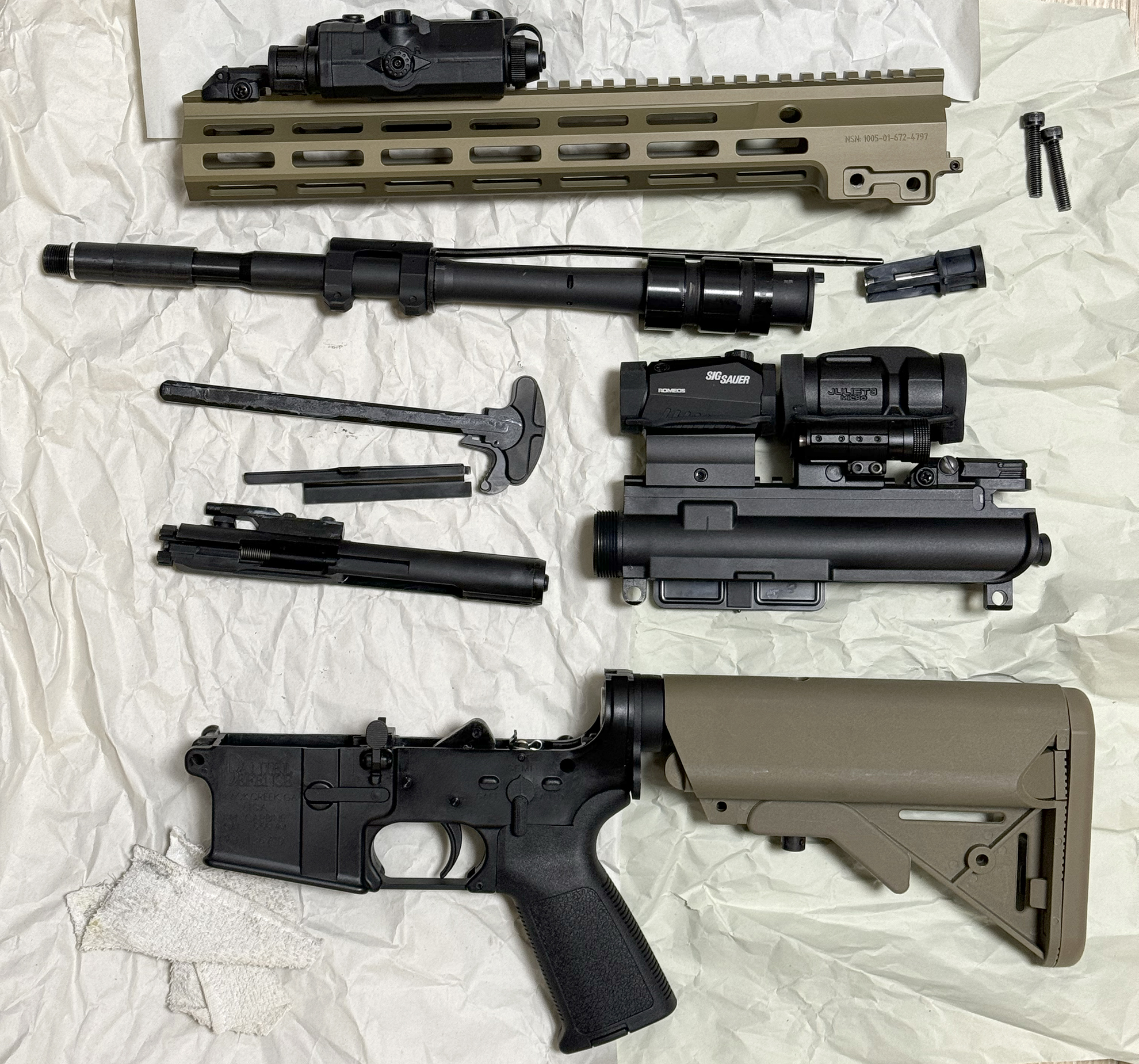 ハンドガードが交換（カスタマイズ）されていた利点として、バレルレンチ不要でバレルの分解が可能となっている。メンテナンスも捗って一石二鳥だった