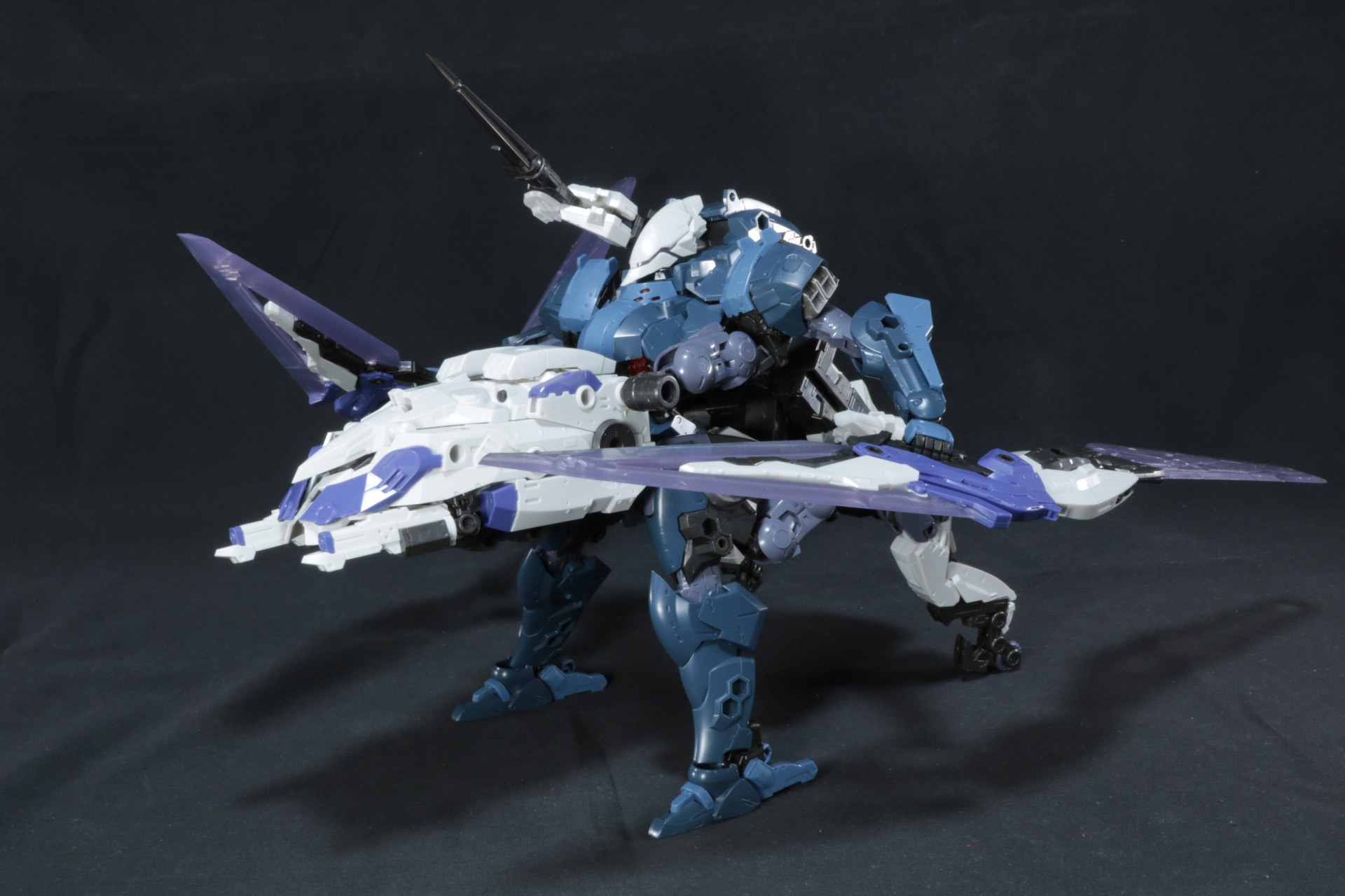 「ヘキサギア バルクアームλ ジャッカル」と合わせたカスタムケンタウロス風の立ち姿