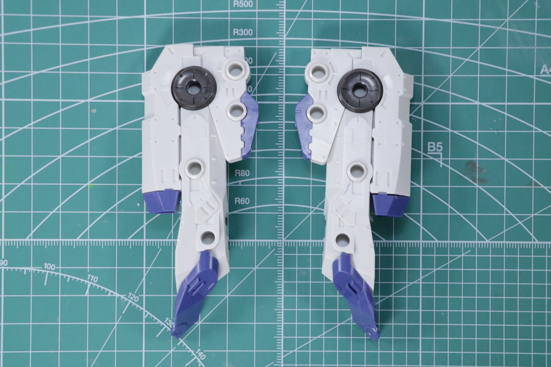 側面の装甲パーツ