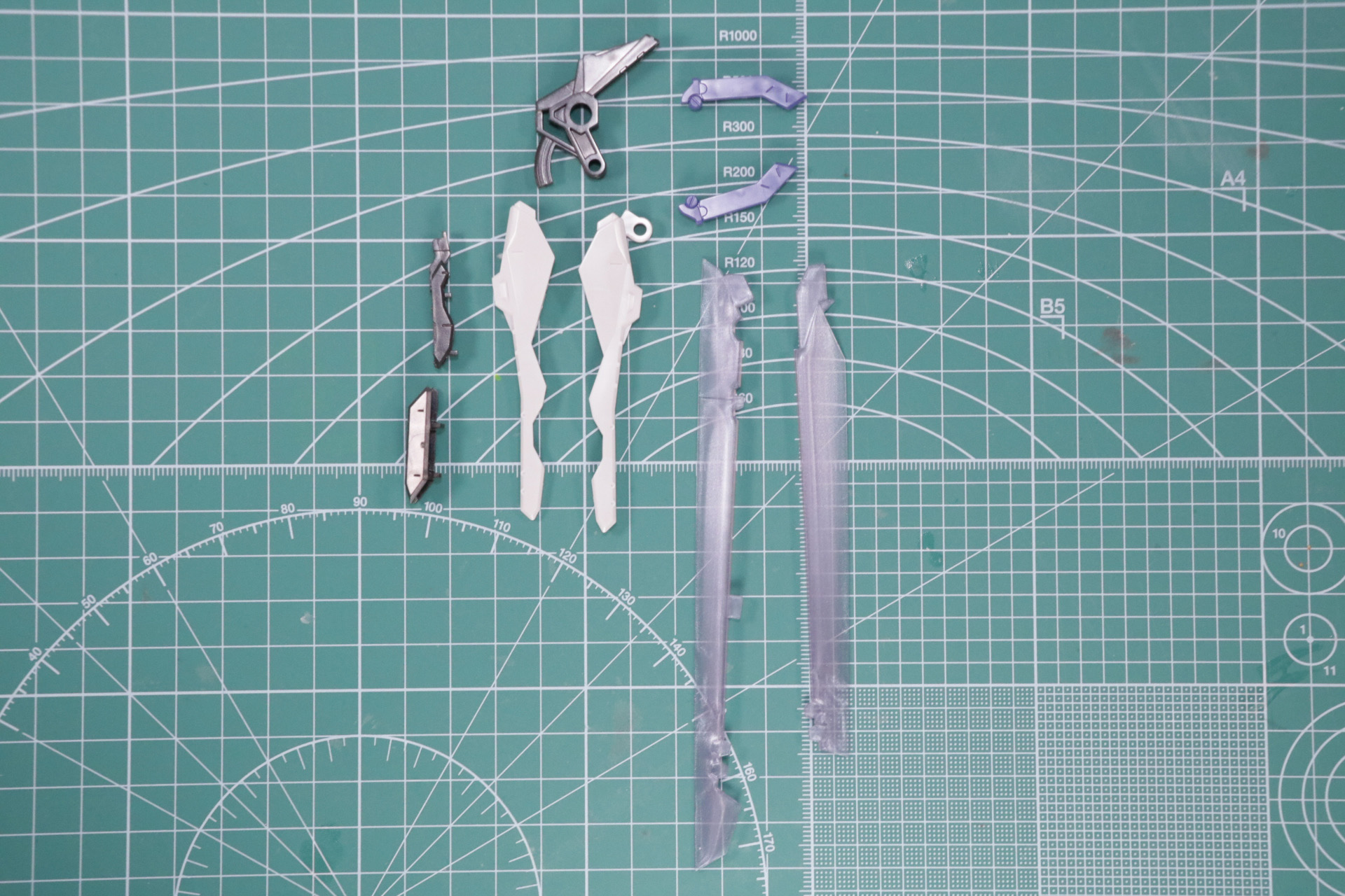 シザースユニットBは基部と2つのブレードで構成