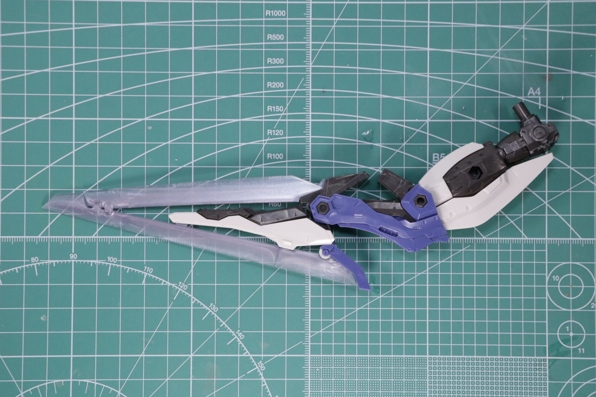 シザースユニットA、Bに他パーツを合わせて組み立て