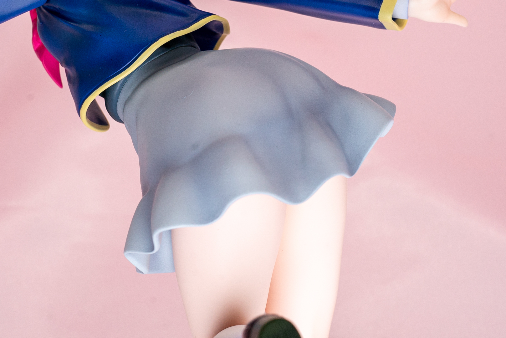 お尻部分もなんとなくボディラインが透けているように見える