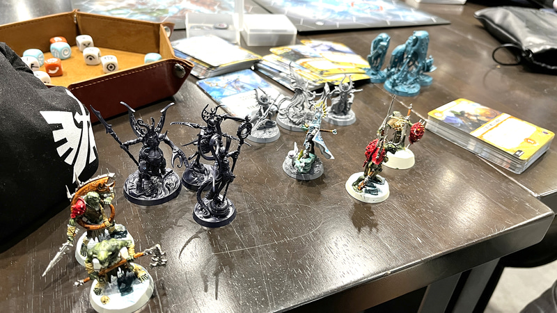 今回使ったウォーバンドを並べてみた。左から「ダゴックのブッ刺し野郎ども」、「三葉の不和」、「サイレニの剃刀」、「呪縛されし執行隊」