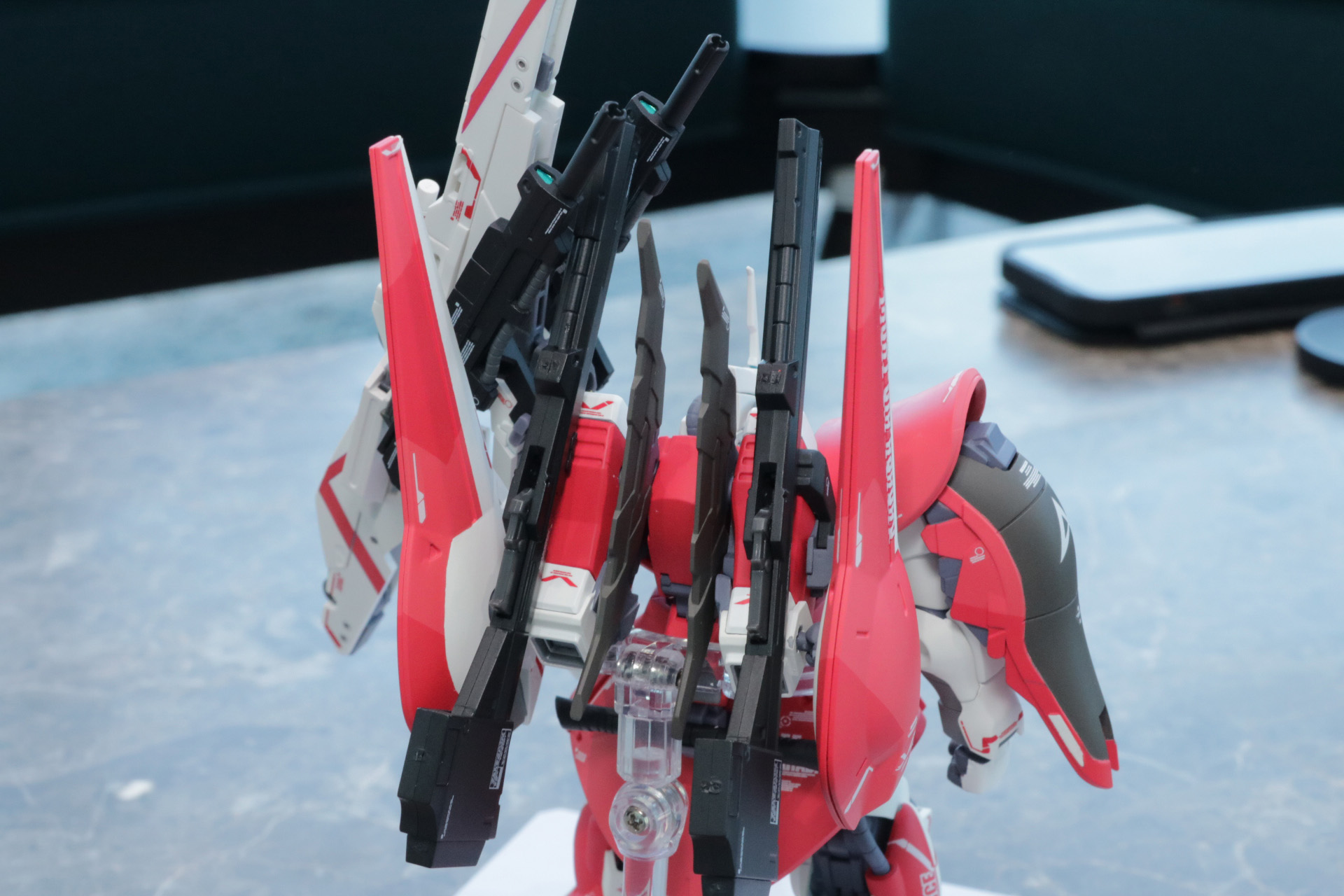 バックパックにも「Ka signature」ブランドで採用されているラックでマウントすることができる