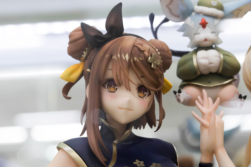 いつもとは違う髪型だが、よく似合っている